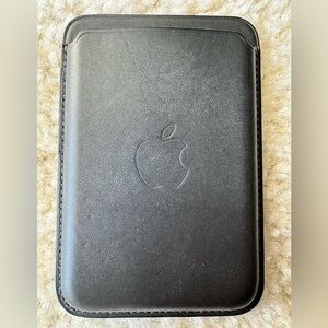 Leather MagSafe leather wallet